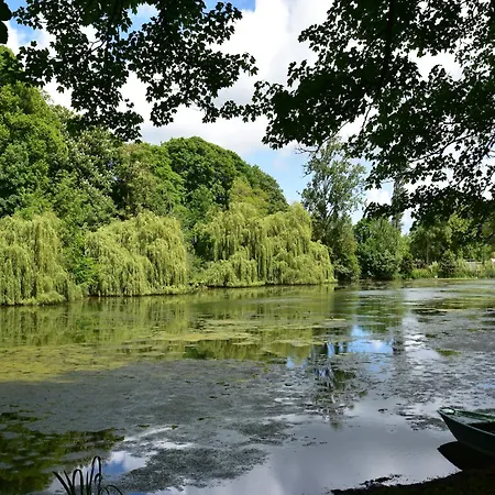 別荘 Riverside Retreat In Lantheuil