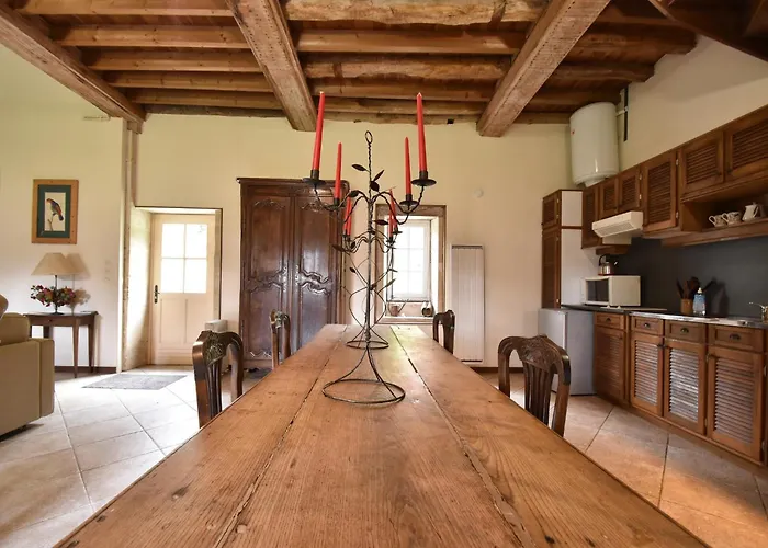 Riverside Retreat In Ferienhaus