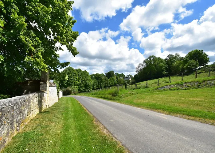 Riverside Retreat In Ferienhaus Lantheuil